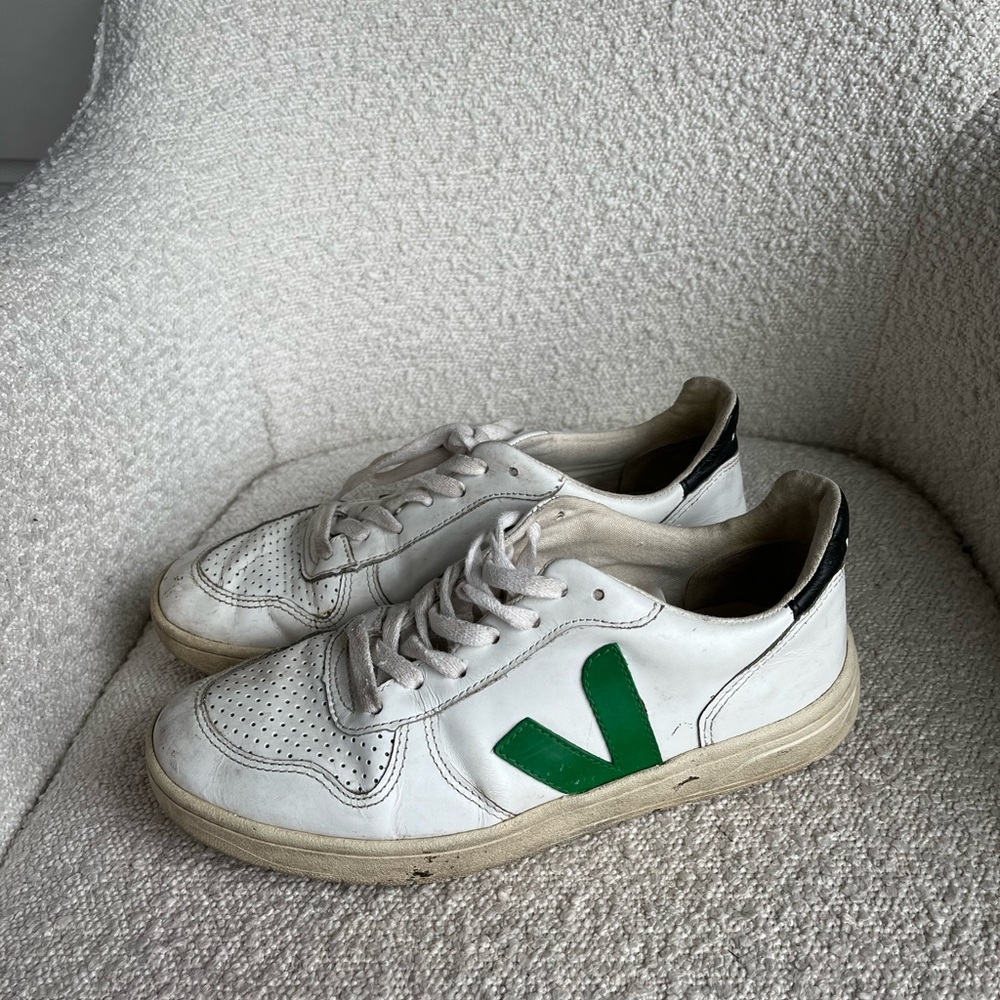 Women’s Green and White Veja Sneakers Size 7